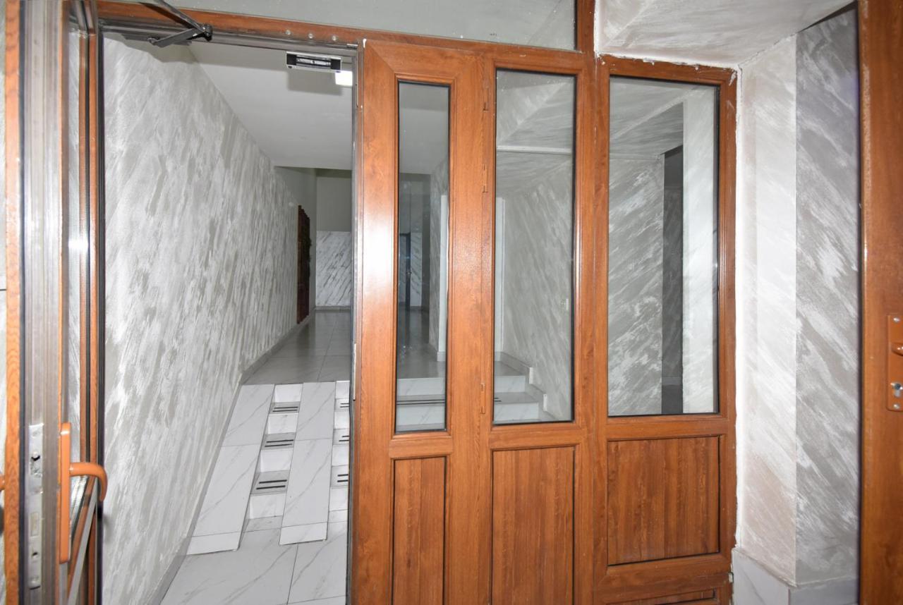 Armenak Apartment 5-Комнатная Erywań Zewnętrze zdjęcie
