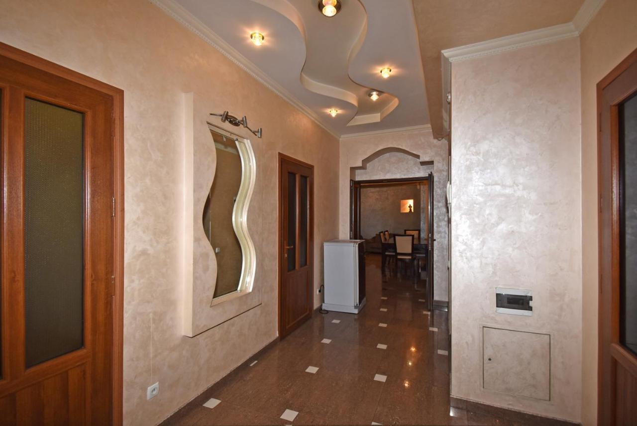 Armenak Apartment 5-Комнатная Erywań Zewnętrze zdjęcie