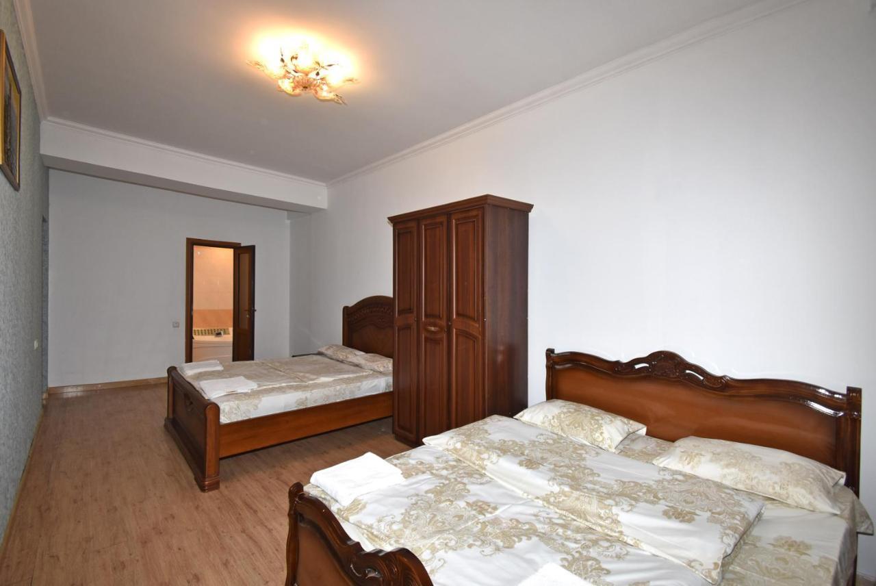 Armenak Apartment 5-Комнатная Erywań Zewnętrze zdjęcie