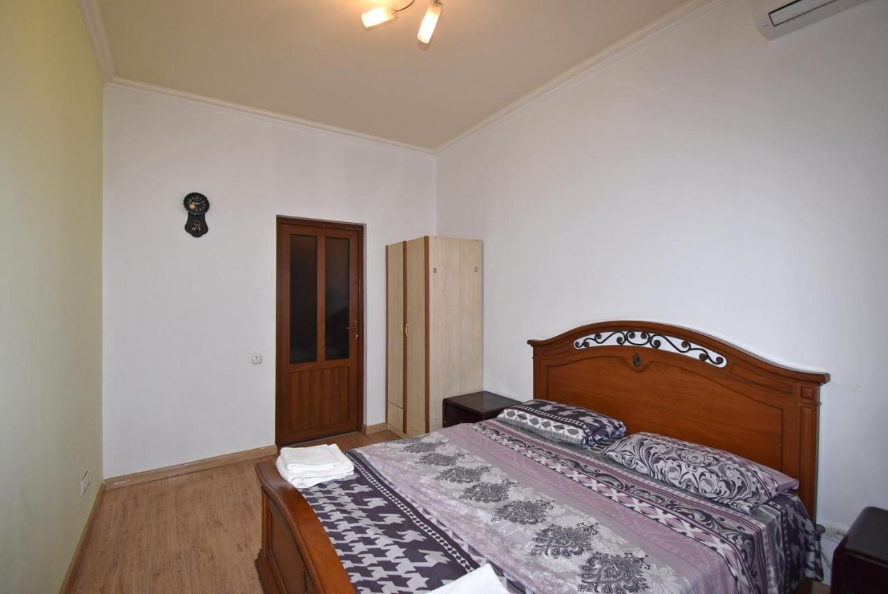 Armenak Apartment 5-Комнатная Erywań Zewnętrze zdjęcie