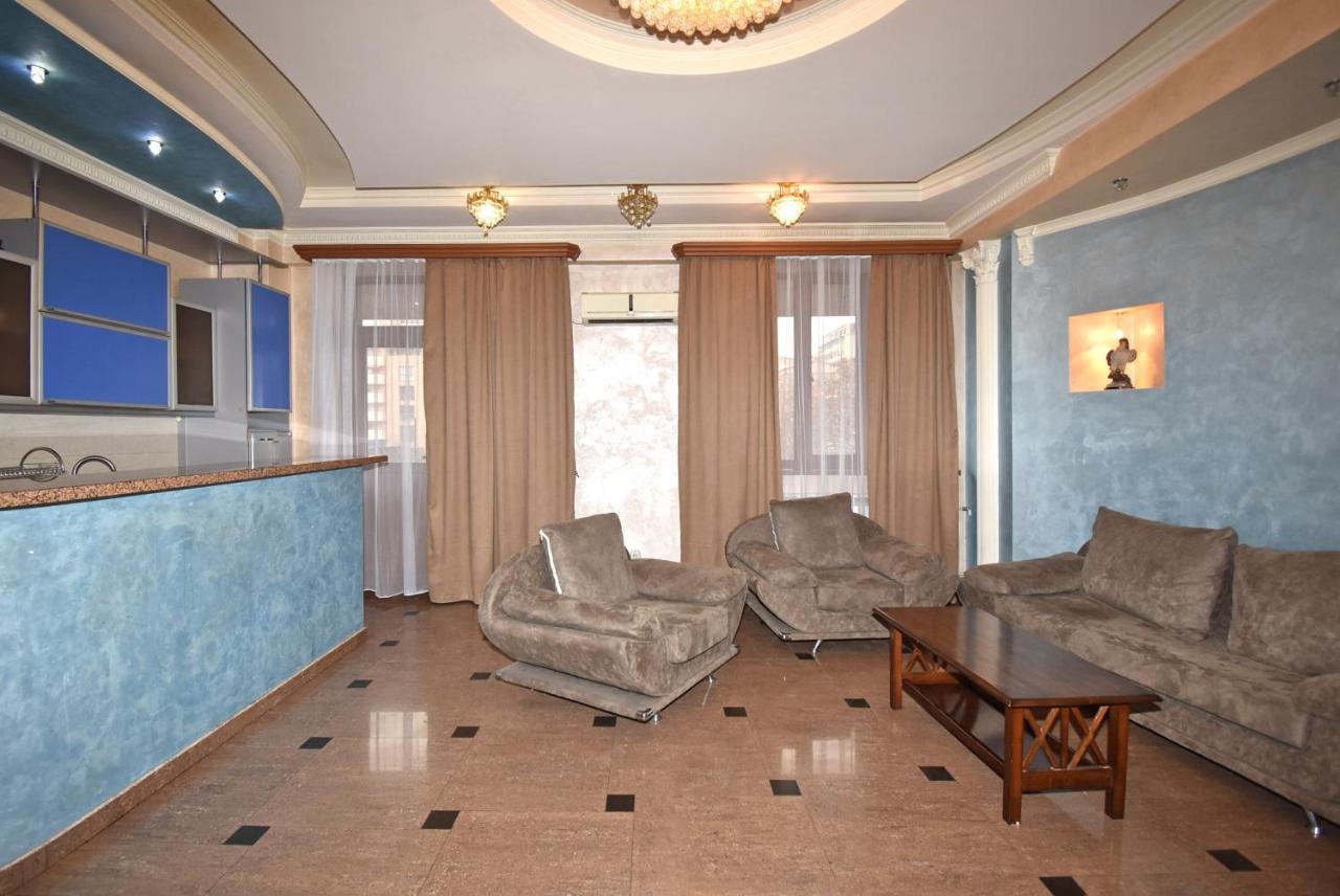 Armenak Apartment 5-Комнатная Erywań Zewnętrze zdjęcie