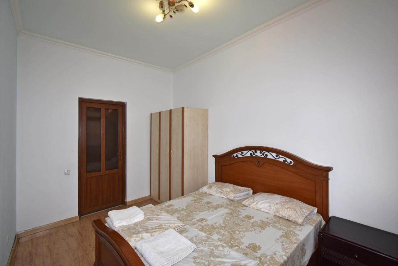Armenak Apartment 5-Комнатная Erywań Zewnętrze zdjęcie