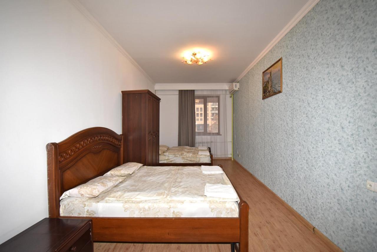 Armenak Apartment 5-Комнатная Erywań Zewnętrze zdjęcie