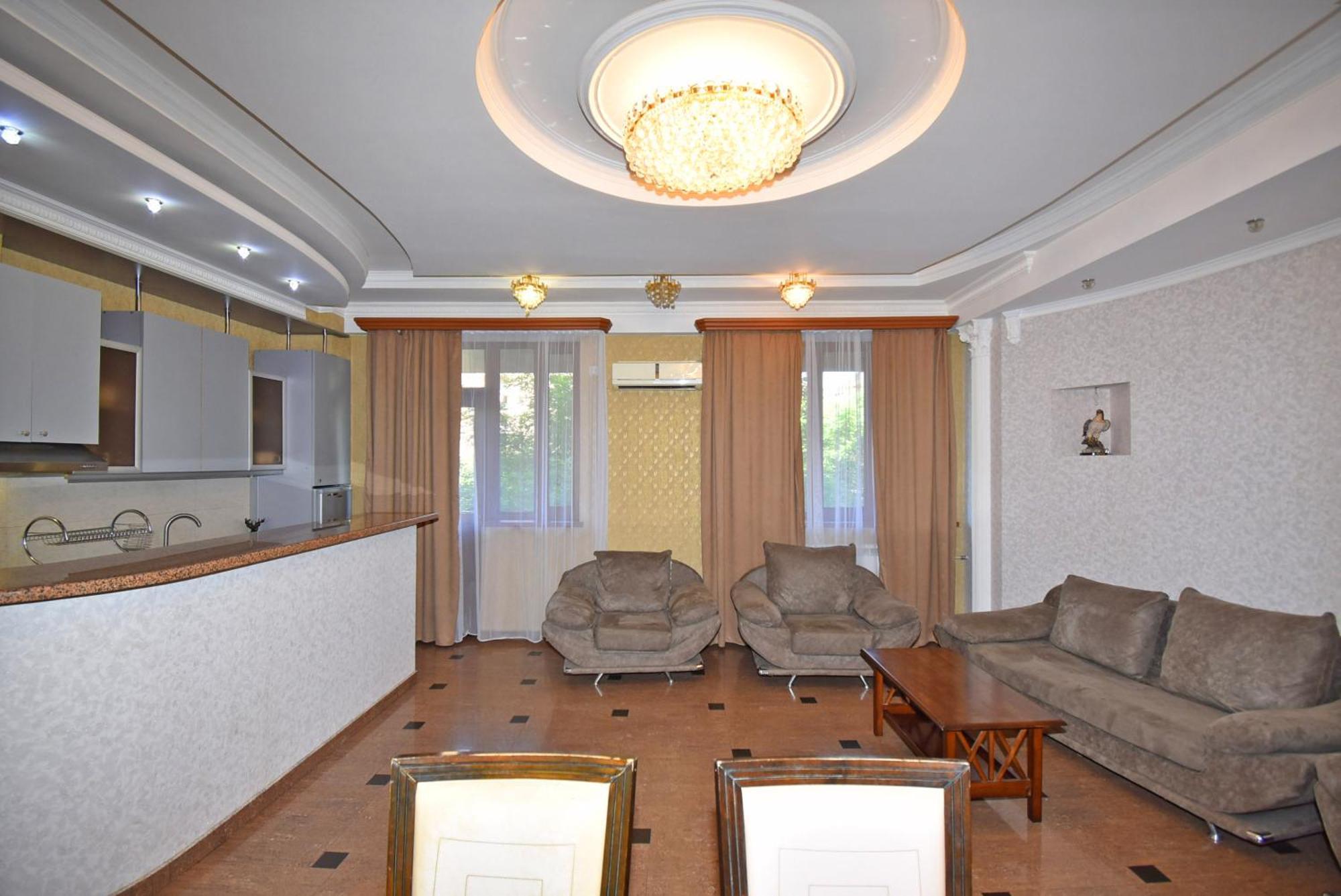 Armenak Apartment 5-Комнатная Erywań Zewnętrze zdjęcie