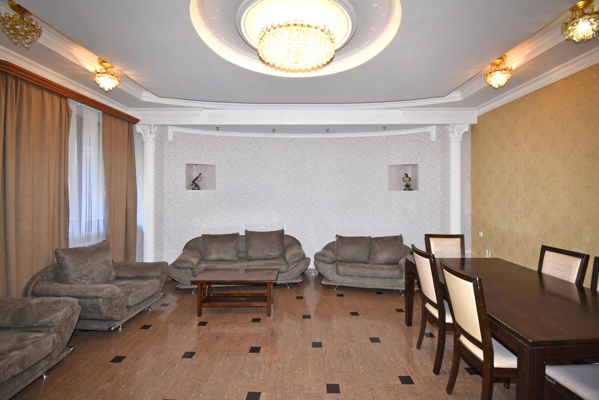 Armenak Apartment 5-Комнатная Erywań Zewnętrze zdjęcie